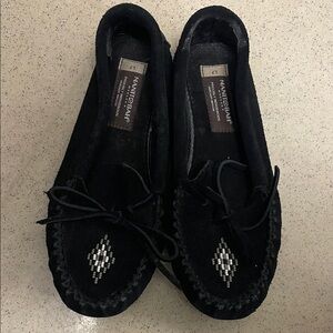 Black Manitobah Moccasins beaded 7